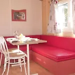 - Eebaeb Kamp alanı