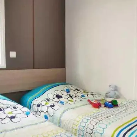 4 Etoiles - Eebaeh 캠프장 히에레