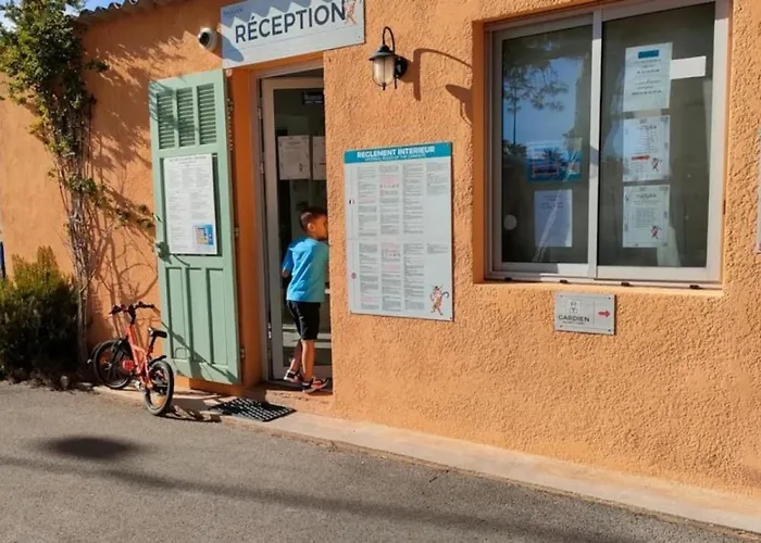 - Eebaeb Hyères