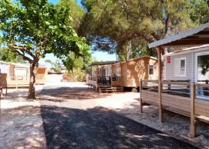 - Eebaeb Hyères